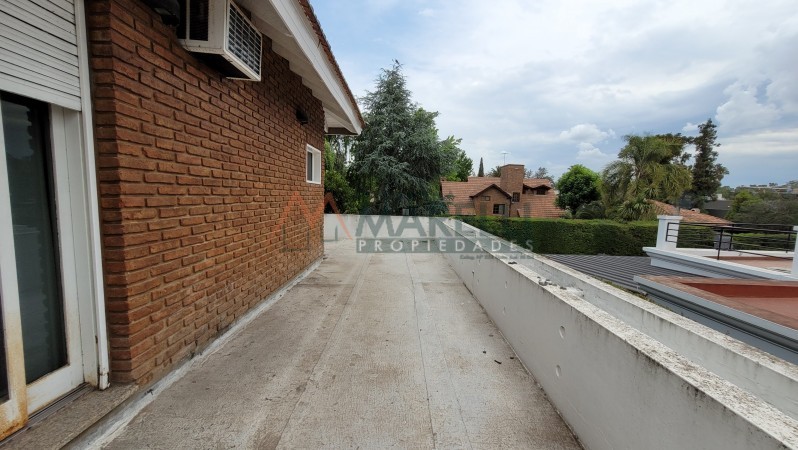 Casa a la venta en Country Las Lajas!