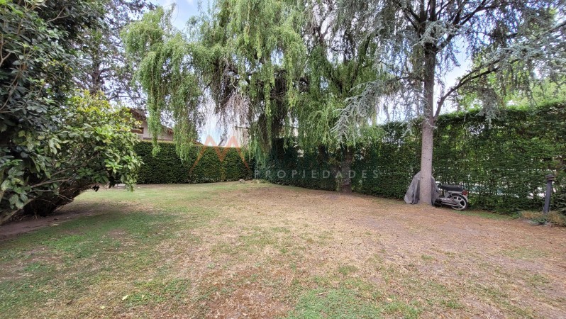 Casa a la venta en Country Las Lajas!