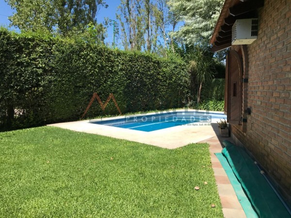 Venta en Country Las Lajas!