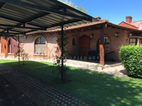 Venta en Country Las Lajas!