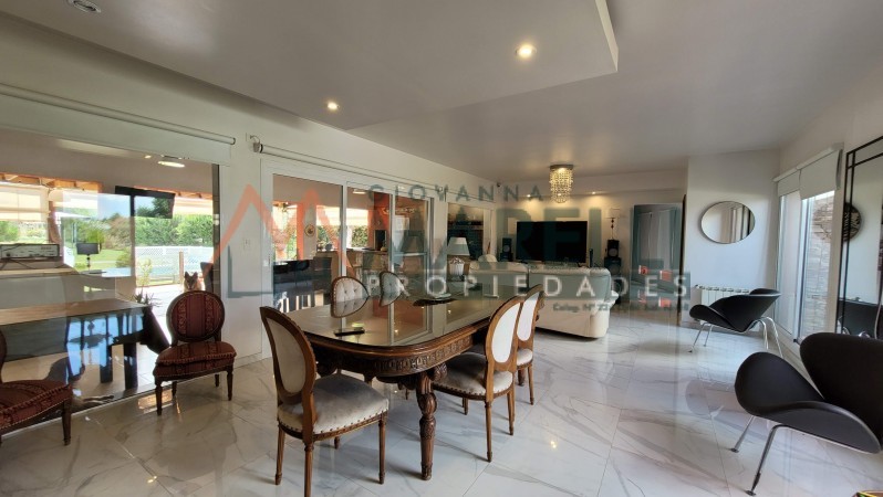 Casa a la venta en Comarcas de Lujan! - Santa Irene